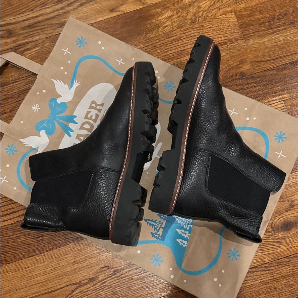 Madewell The Citywalk Lugsole Chelsea
Boot in Black Leather Sz 7.5 - Picture 6 of 10